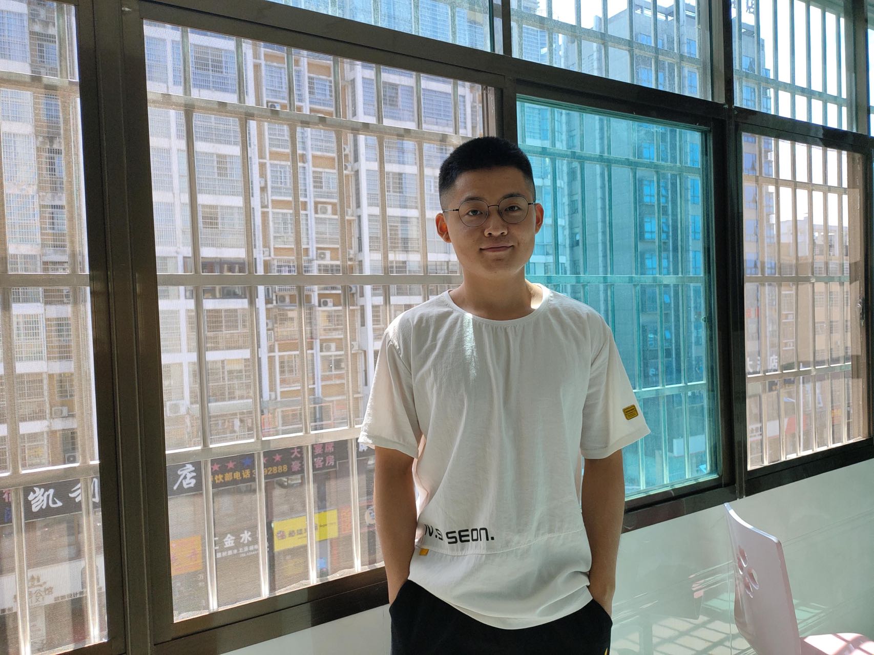 团队成员:何远航